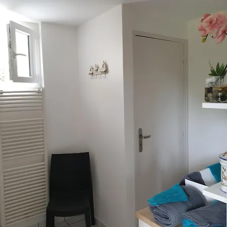 Indépendant Chez L'habitant, Situé Dans Les Pyrénées *