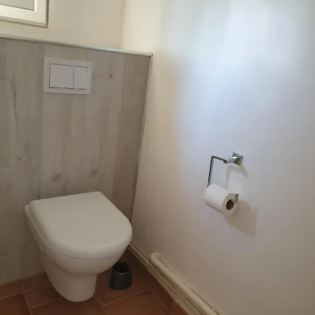 Independant Chez L'habitant, Situe Dans Les Pyrenees Privatunterkunft